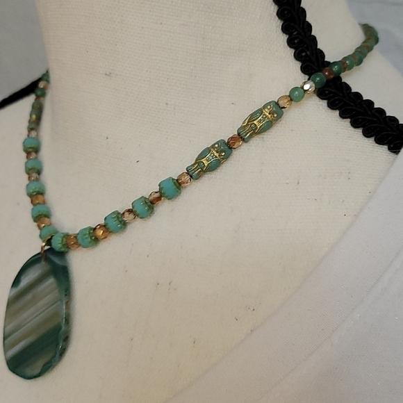 HANDMADE Agate Pendant Czech Glass Owl Aventurine Beaded Collar Necklace - Picture 2 of 5